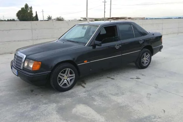 Auto in Vendita a Tirana - 2,600 Euro