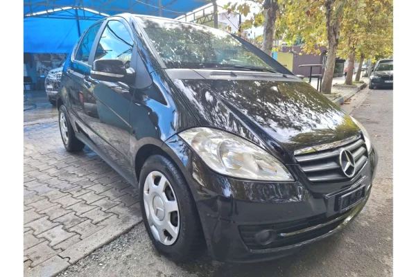 Auto in Vendita a Elbasan - 3,999 Euro
