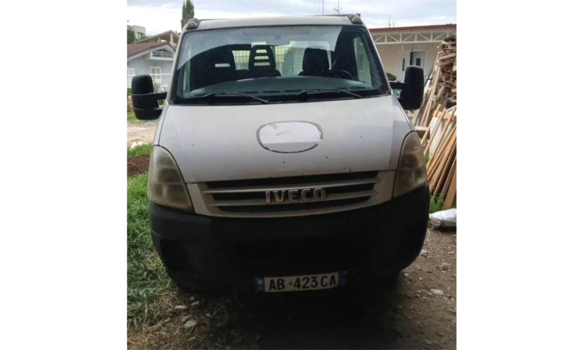 Auto in Vendita a Tirana, Iveco, 2008 Diesel,Kambio Automatik Pagamento 12,800  Euro.