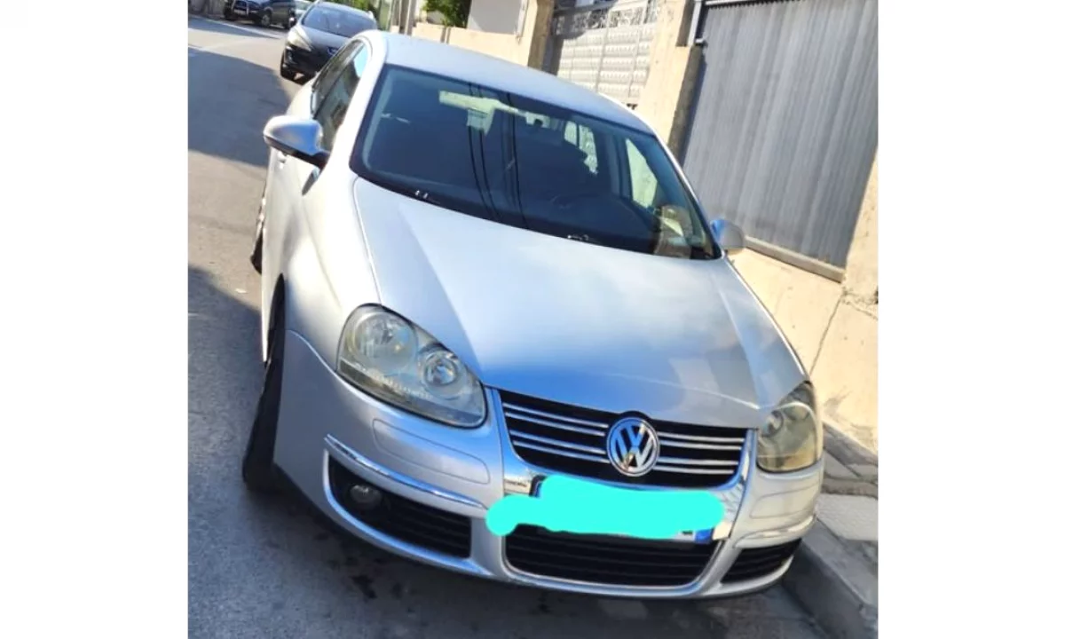 Auto in Vendita a Tirana, Volkswagen, 2005 Diesel,Kambio Manual Pagamento 3,400  Euro.