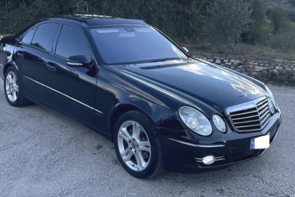 Auto in Vendita a Fier - 7,499 Euro