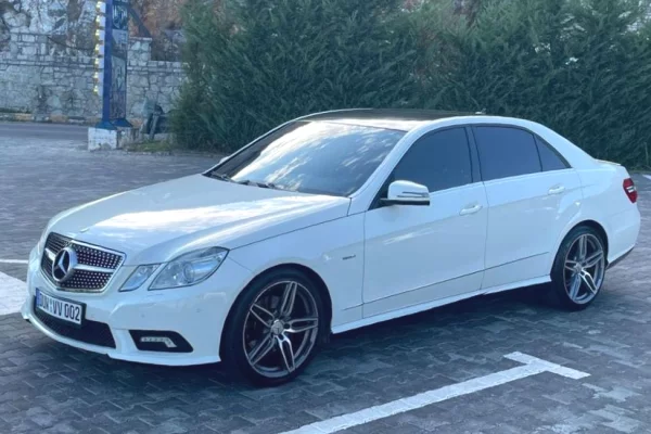 Auto in Vendita a Tirana - 9,500 Euro