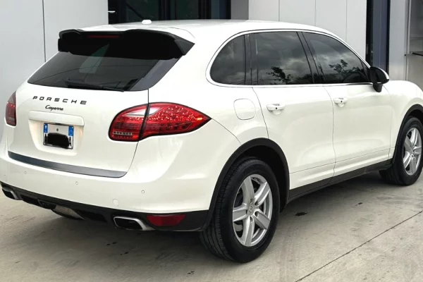 Auto in Vendita a Tirana - 13,900 Euro