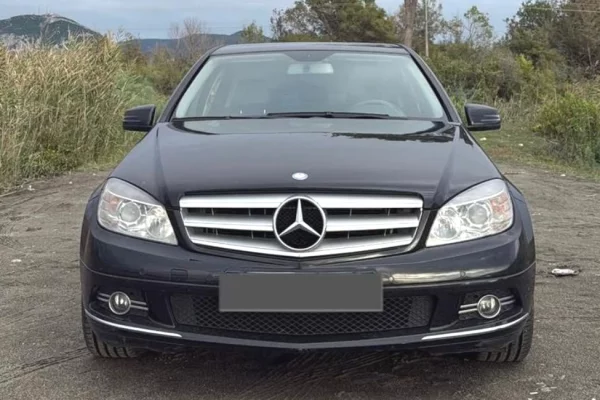 Makina ne shitje ne Tirane - 7,800 Euro