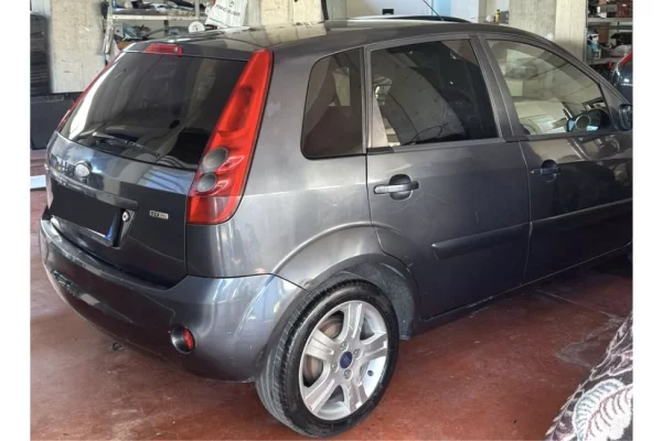 Auto in Vendita a Tirana - 2,600 Euro