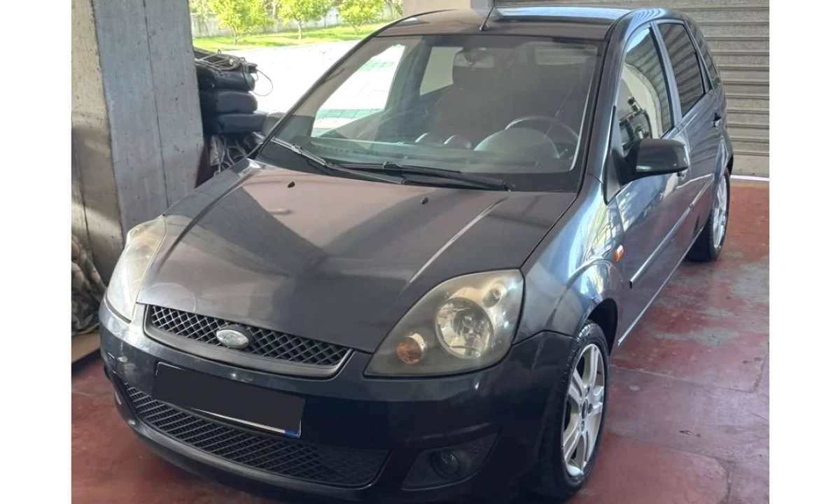 Auto in Vendita a Tirana, Ford, 2007 Diesel,Kambio Manual Pagamento 2,600  Euro.
