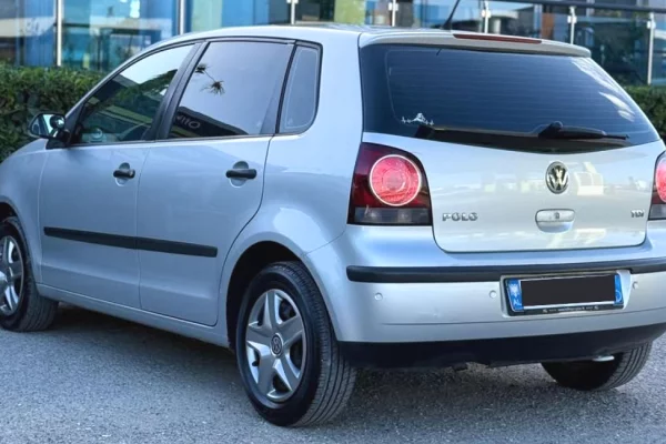 Auto in Vendita a Tirana - 2,700 Euro