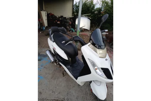 Moto e Scooter in vendita a Alessio - 1,100 Euro