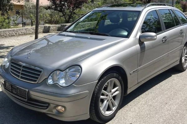 Auto in Vendita a Tirana - 4,300 Euro