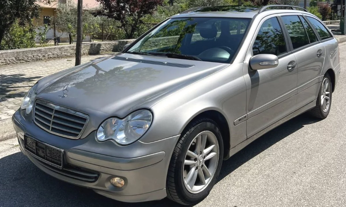 Auto in Vendita a Tirana, Mercedes-Benz, 2004 gasoline-gas,Kambio Manual Pagamento 4,300  Euro.