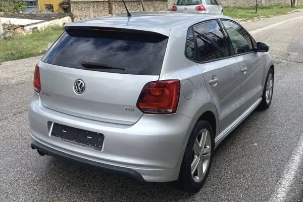 Auto in Vendita a Tirana - 7,700 Euro