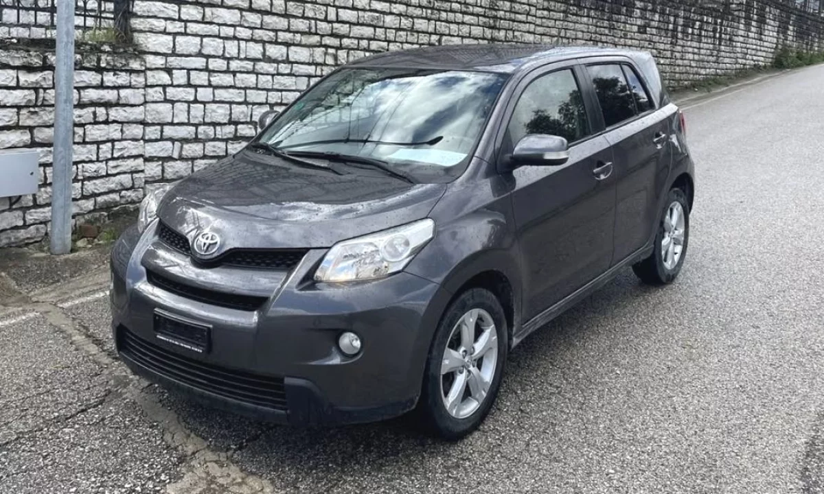 Auto in Vendita a Tirana, Toyota, 2012 Diesel,Kambio Manual Pagamento 6,800  Euro.