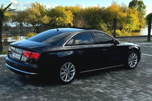 Auto in Vendita a Tirana - 13,500 Euro