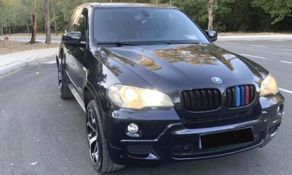 Auto in Vendita a Tirana, BMW, 2011 gasoline-gas,Kambio Automatik Pagamento 9,400  Euro.