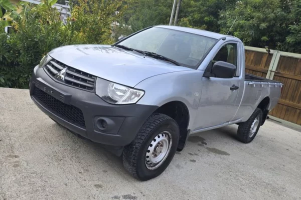 Auto in Vendita a Tirana - 9,000 Euro