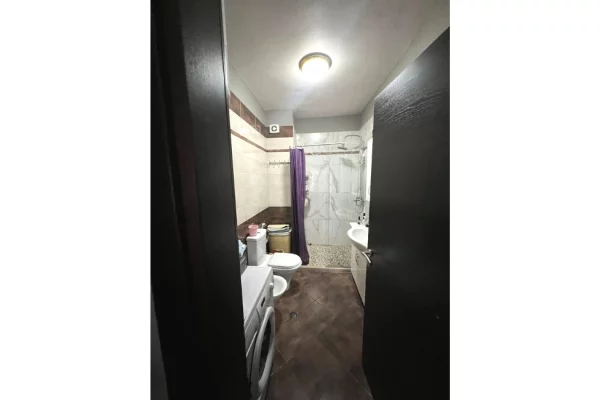 Shtepi me qera Apartament ne Tirane, 2+1, Mobilimi E mobiluar, Pagesa 1,200  Euro.