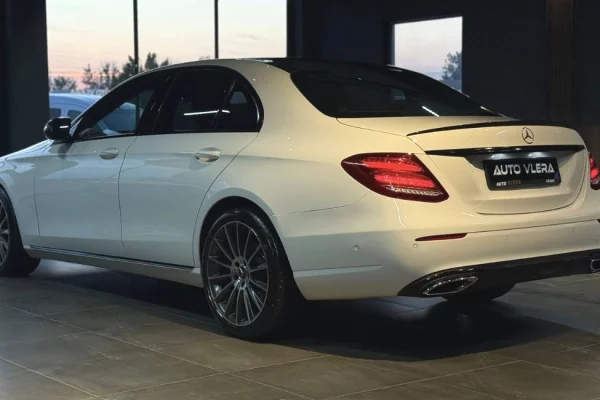 Auto in Vendita a Gjilan, Mercedes-Benz, 2017 Diesel,Kambio Automatik Pagamento 21,900  Euro.