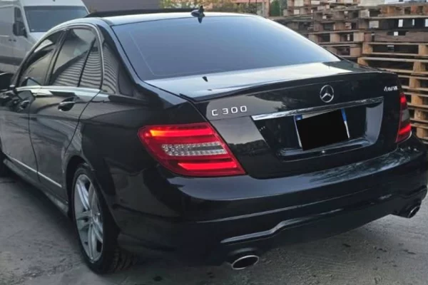 Auto in Vendita a Tirana - 7,500 Euro