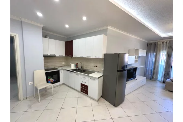 Shtepi me qera Apartament ne Tirane, 2+1, Mobilimi E mobiluar, Pagesa 55,000  Leke.