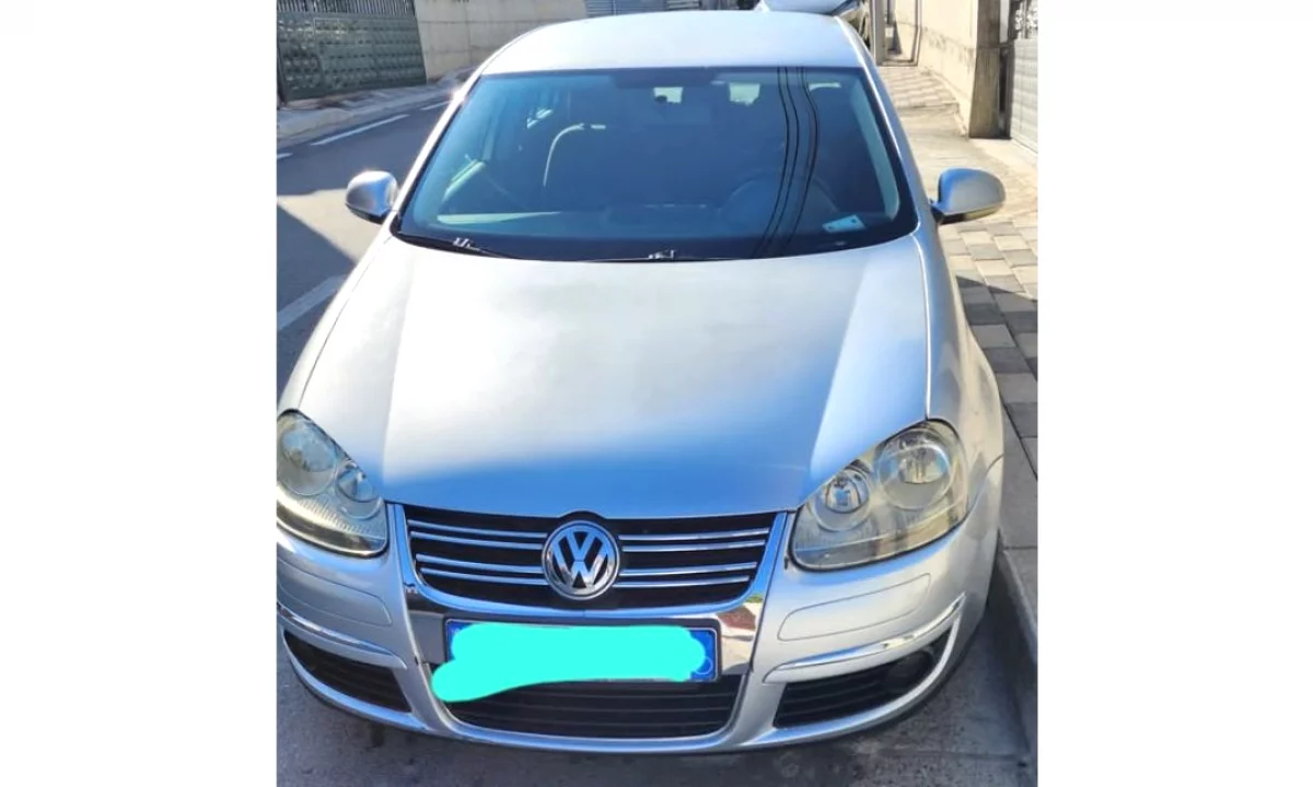 Auto in Vendita a Tirana, Volkswagen, 2005 Diesel,Kambio Manual Pagamento 3,000  Euro.