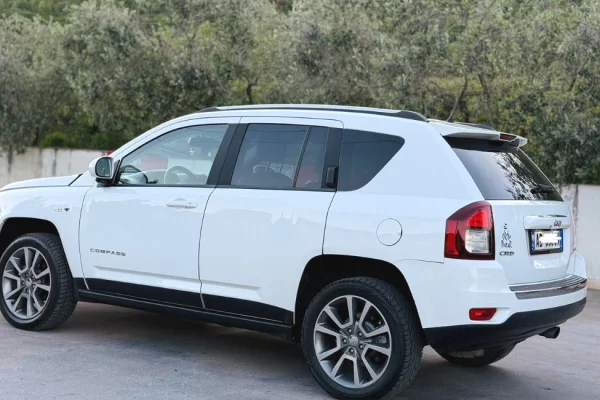 Auto in Vendita a Tirana - 9,500 Euro