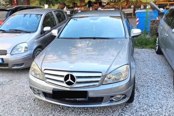 Auto in Vendita a Tirana - 6,500 Euro