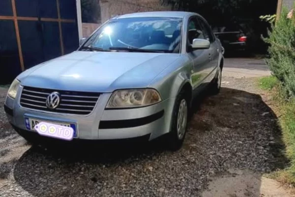 Auto in Vendita a Lushnja - 1,800 Euro