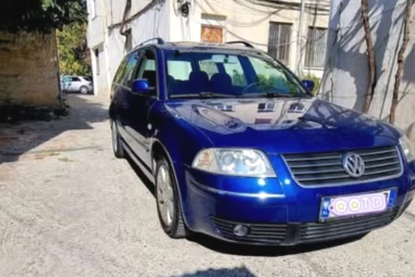 Auto in Vendita a Lushnja - 1,900 Euro