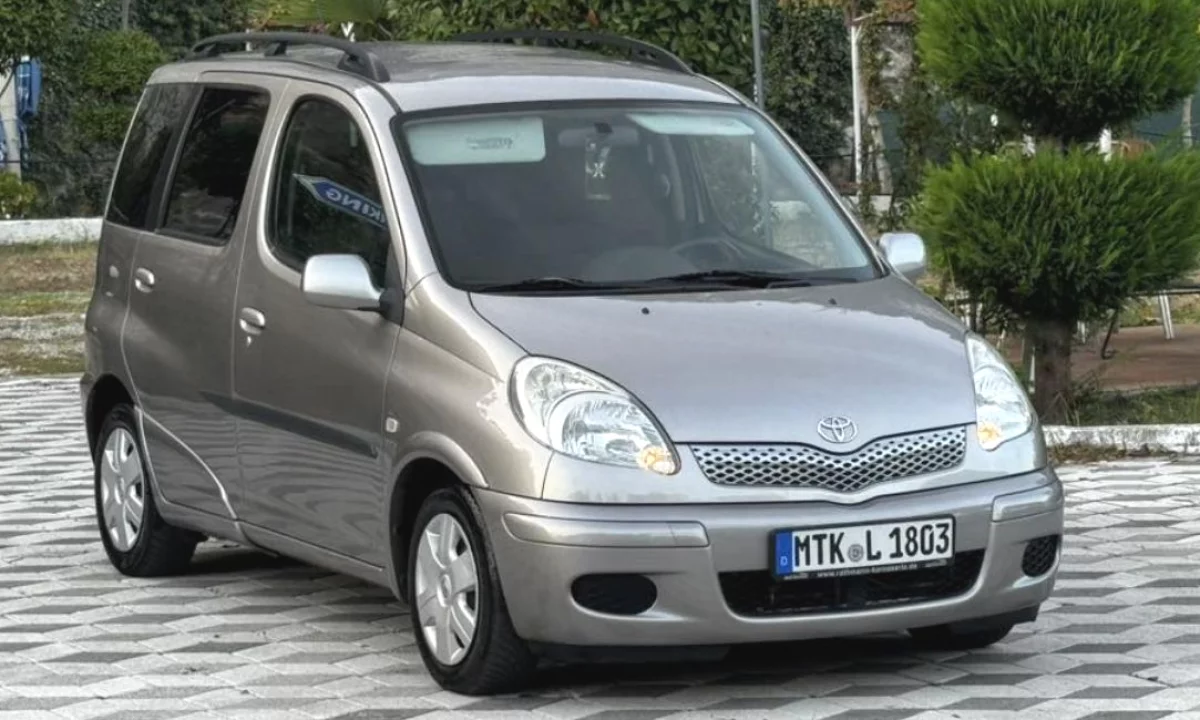 Auto in Vendita a Scutari, Toyota, 2006 Benzine,Kambio Automatik Pagamento 4,500  Euro.