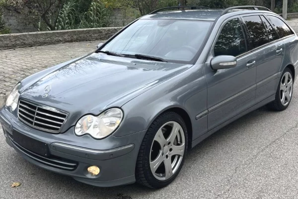 Auto in Vendita a Tirana - 4,300 Euro