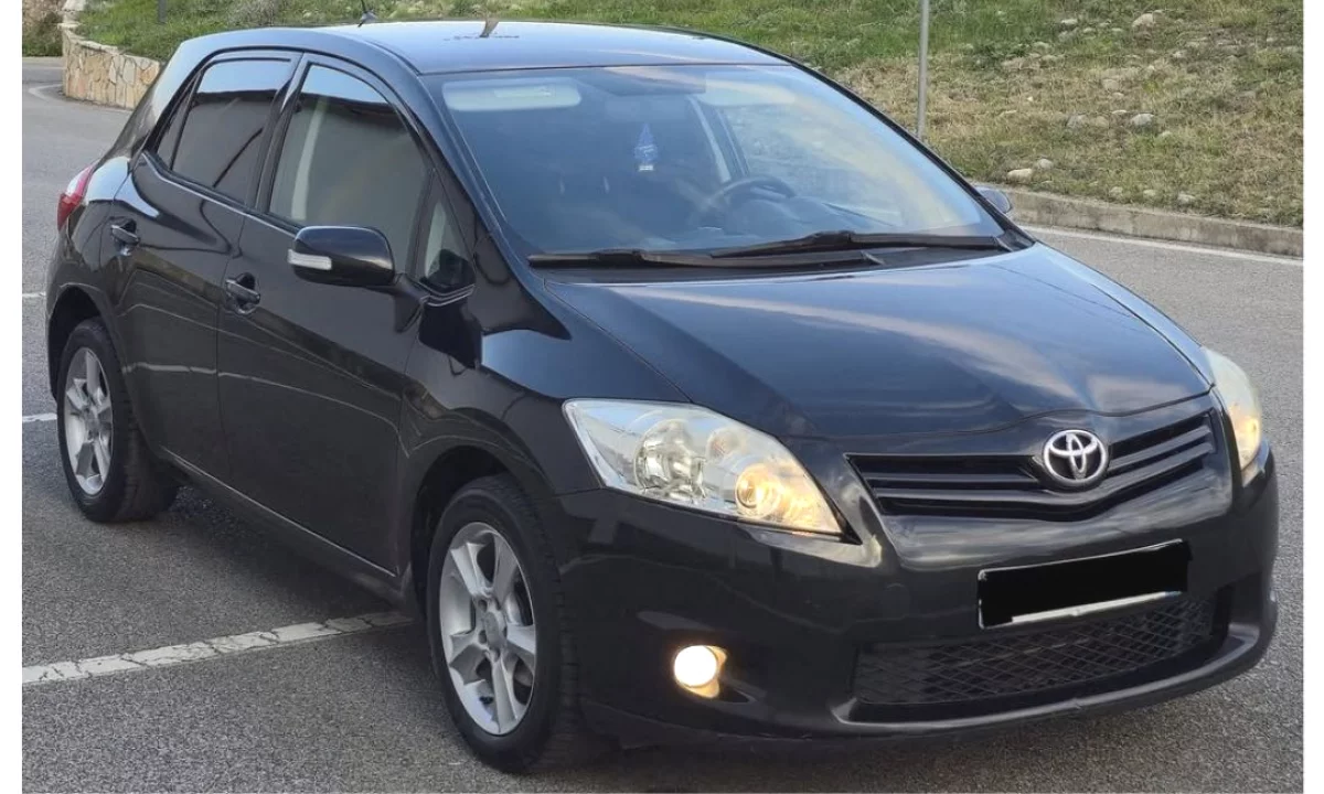 Auto in Vendita a Tirana, Toyota, 2010 Benzine,Kambio Manual Pagamento 5,000  Euro.