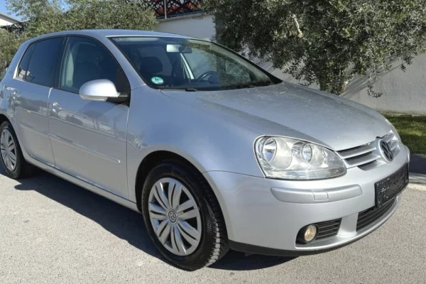 Auto in Vendita a Tirana - 4,200 Euro