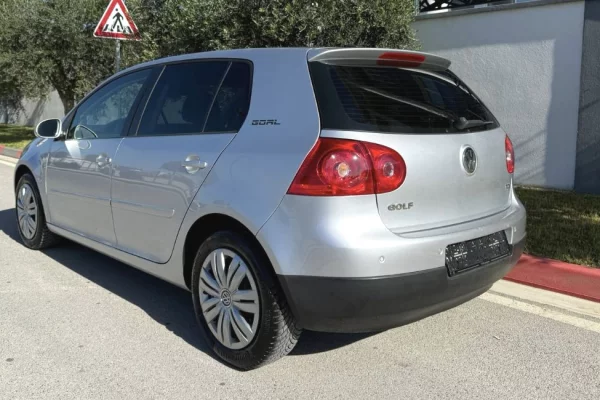 Auto in Vendita a Tirana - 4,200 Euro