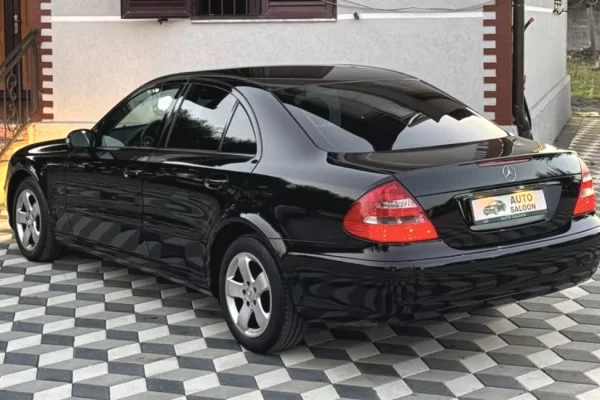 Auto in Vendita a Tirana - 5,000 Euro