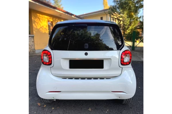 Auto in Vendita a Tirana - 8,600 Euro