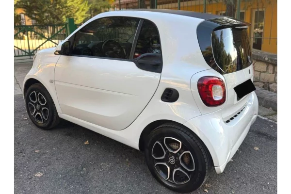 Auto in Vendita a Tirana - 8,600 Euro