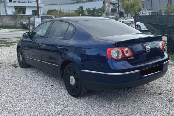 Auto in Vendita a Tirana - 3,800 Euro