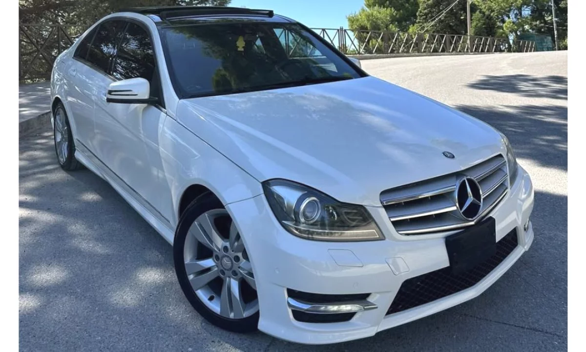 Auto in Vendita a Tirana, Mercedes-Benz, 2012 Diesel,Kambio Automatik Pagamento 8,800  Euro.