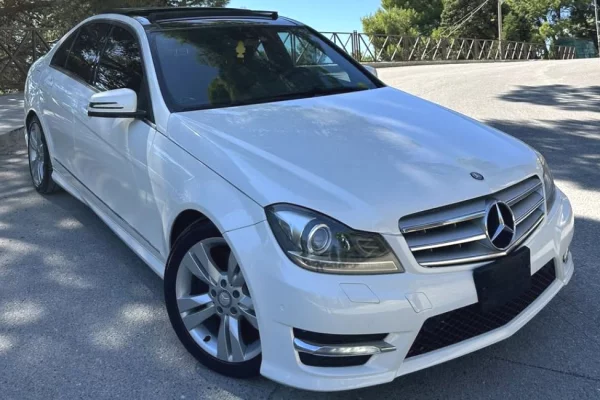 Auto in Vendita a Tirana - 8,800 Euro