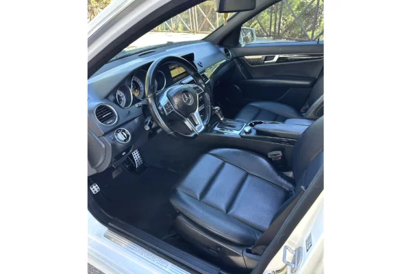 Auto in Vendita a Tirana - 8,800 Euro