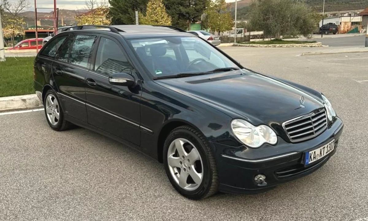 Auto in Vendita a Tirana, Mercedes-Benz, 2005 Diesel,Kambio Manual Pagamento 3,500  Euro.