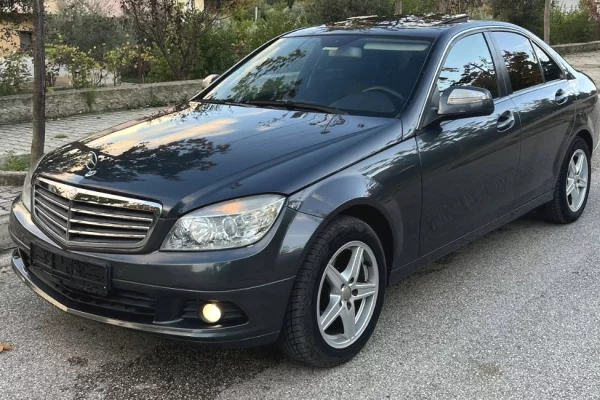 Auto in Vendita a Tirana - 5,000 Euro