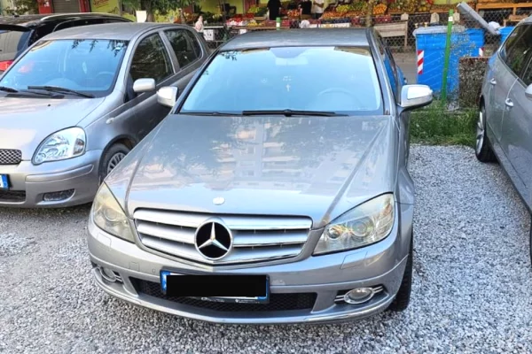 Auto in Vendita a Tirana - 6,500 Euro