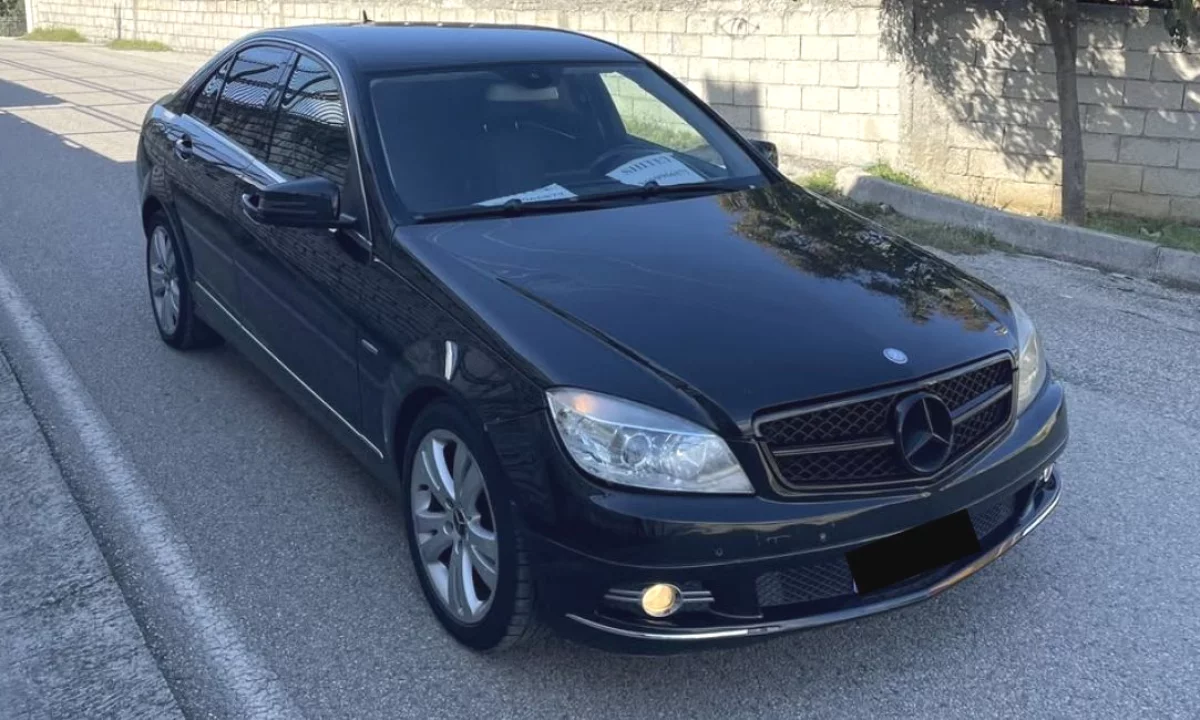 Auto in Vendita a Tirana, Mercedes-Benz, 2009 Diesel,Kambio Automatik Pagamento 5,500  Euro.