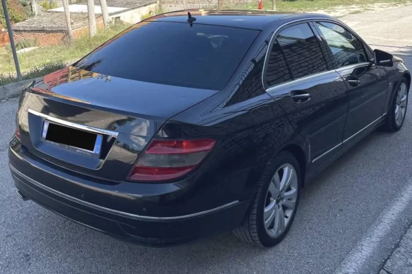 Auto in Vendita a Tirana - 5,500 Euro