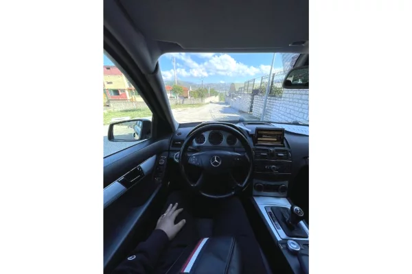 Auto in Vendita a Tirana - 5,500 Euro