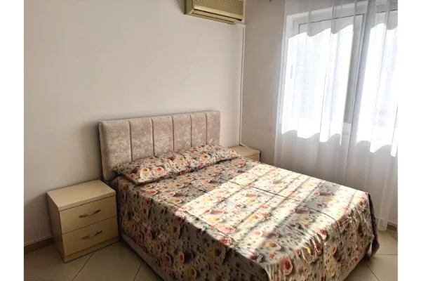 Shtepi me qera Apartament ne Tirane, 1+1, Mobilimi E mobiluar, Pagesa 550  Euro.