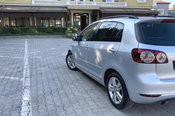 Auto in Vendita a Tirana - 8,300 Euro