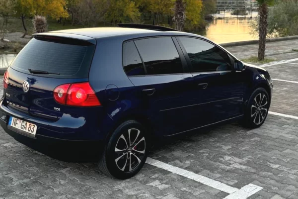 Auto in Vendita a Tirana - 5,200 Euro