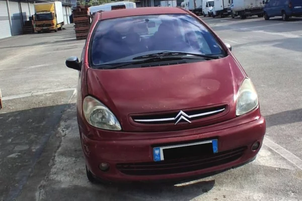Auto in Vendita a Tirana - 1,000 Euro